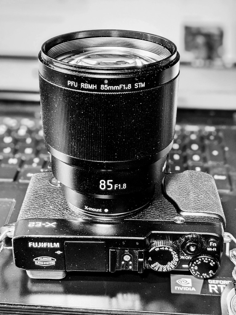 00100lrportrait_00100_burst20191226134040463_cover