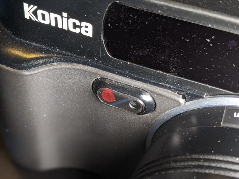 00100lrportrait_00100_burst20200120224706694_cover