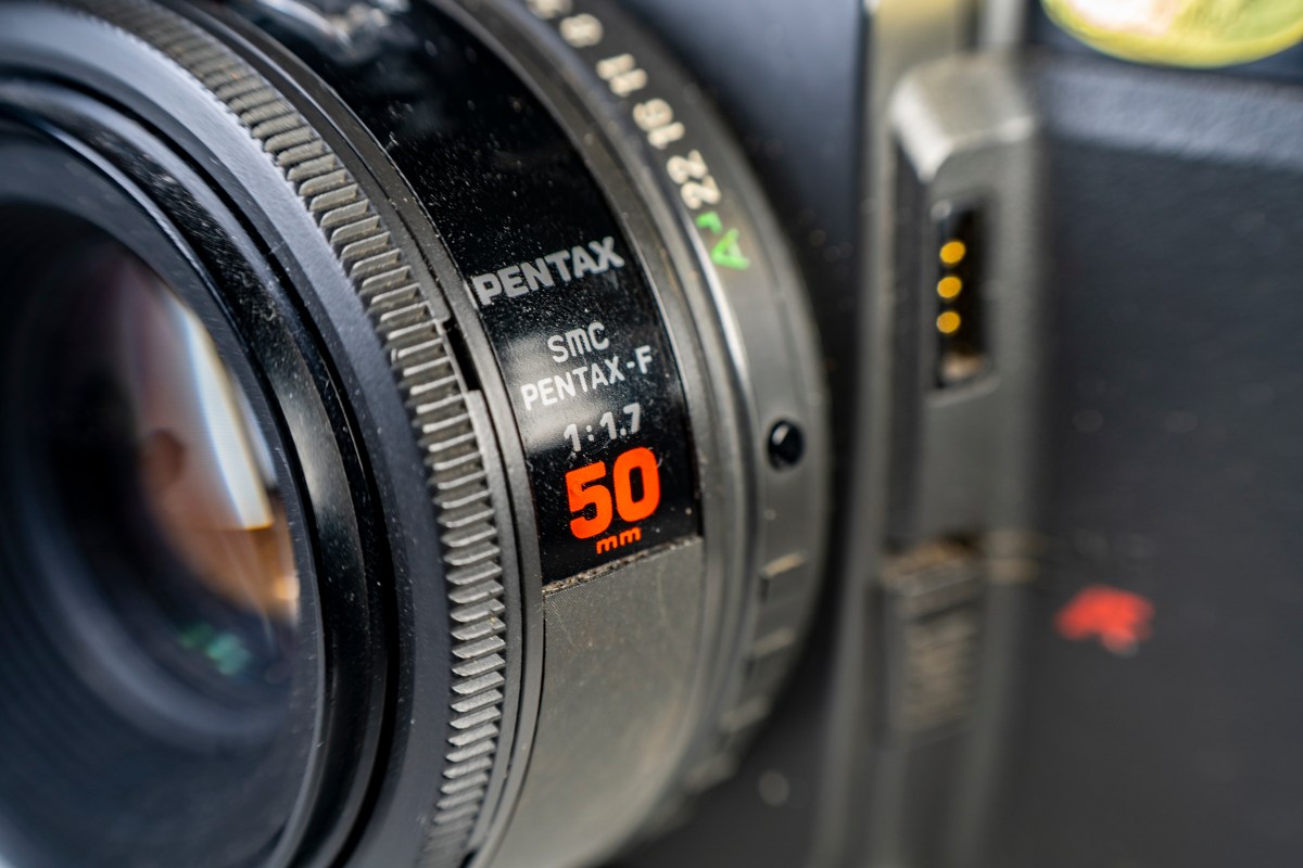 This Old Lens: Pentax SMC F 50mm f/1.7 (AF) – Eric L. Woods 